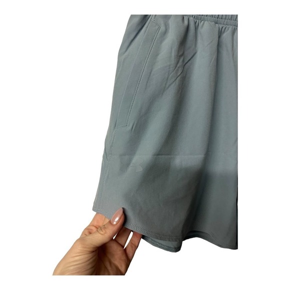 NWT Under Armour Women's Flex Woven Shorts 5” harbor blue - Picture 4 of 9